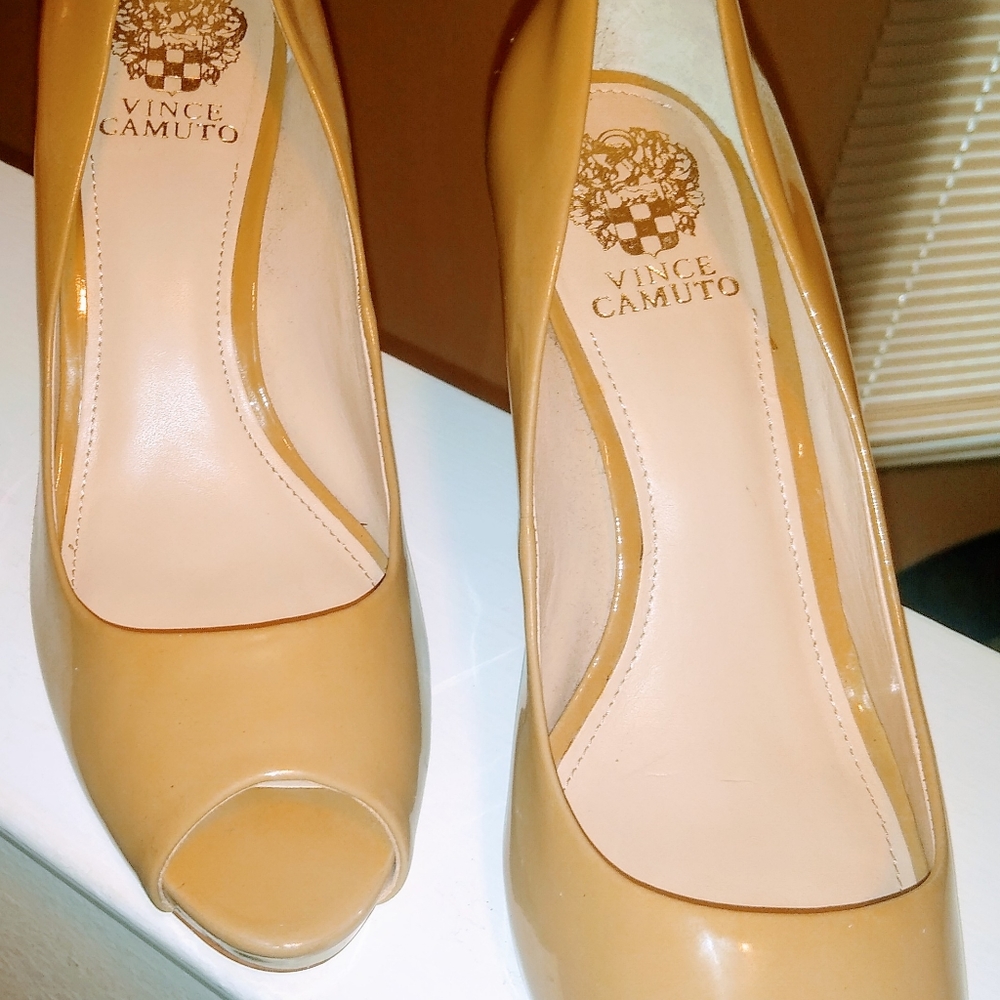 Vince Camuto  Leather Peep Toe Pump